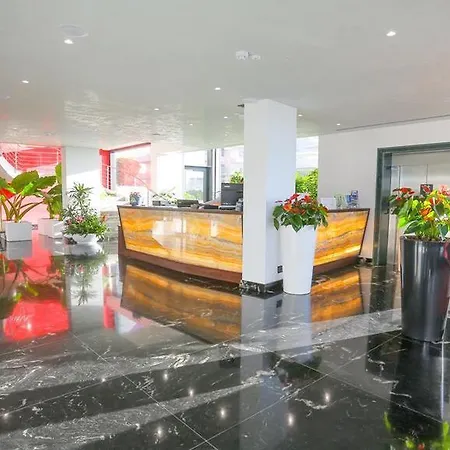 Victoria Palace 4* צ'פאלו